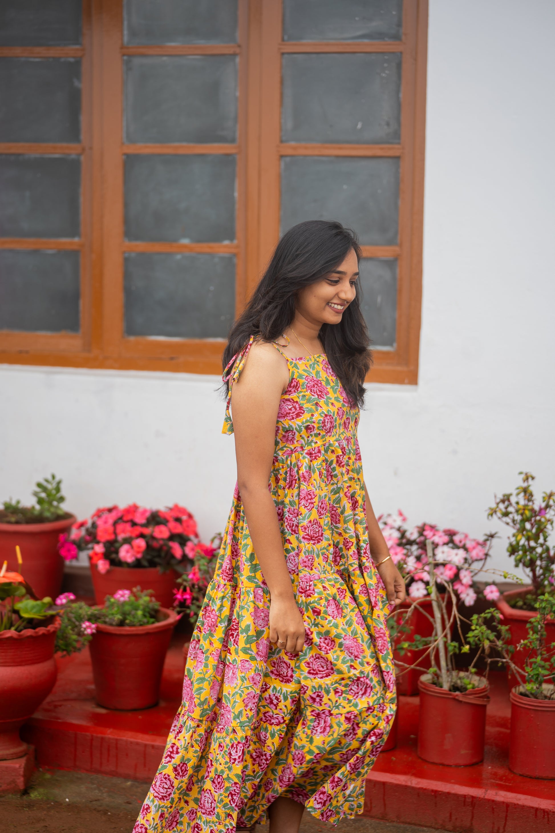 comfortable sleeveless layered dress