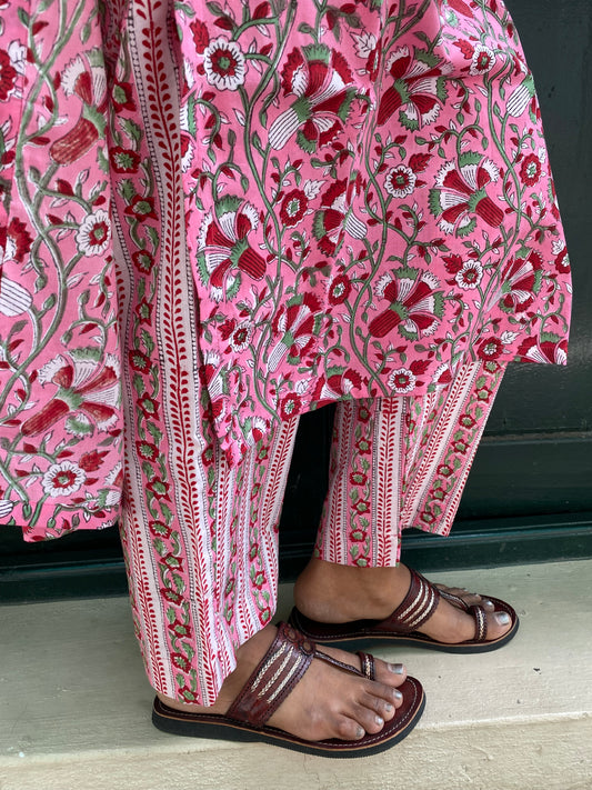 Gulaabi Kurta Pant Set (With Dupatta)